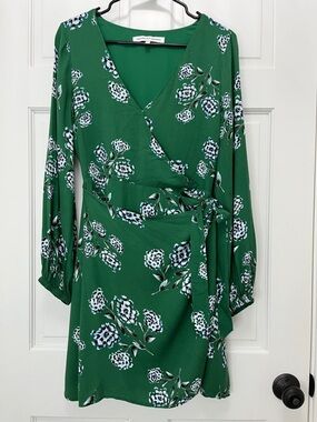 Cupcakes and Cashmere Green Floral Long-Sleeve Faux Wrap Mini Dress - Size 6